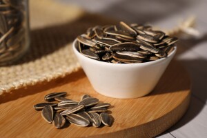 Ayçekirdeği Siyah Tuzsuz 750 Gr. - HALKTAN